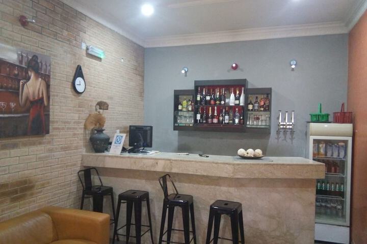 Lounge 24 of 26