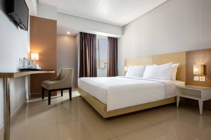 Room 10 of 42