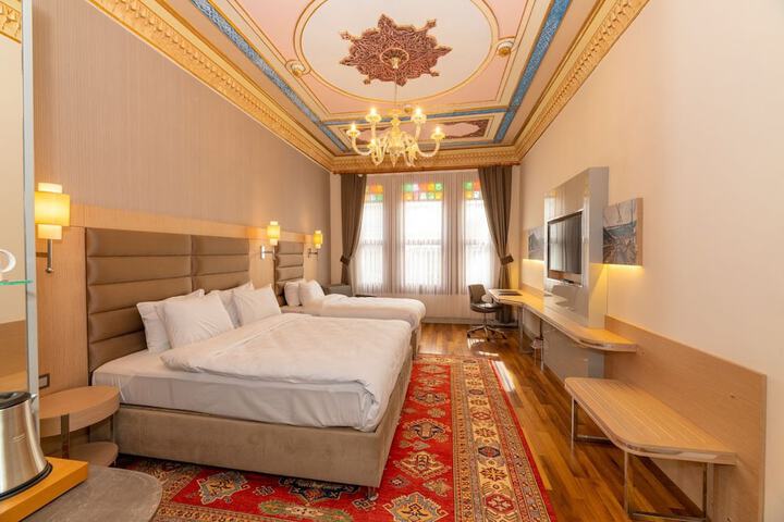 Room 51 of 102