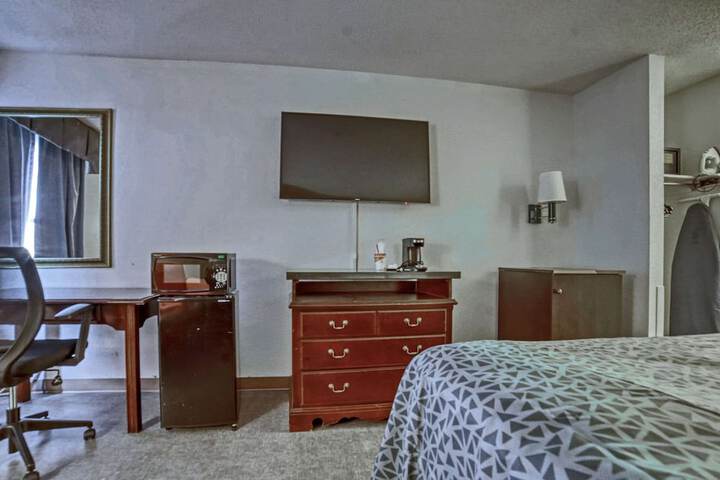 Room 25 of 65