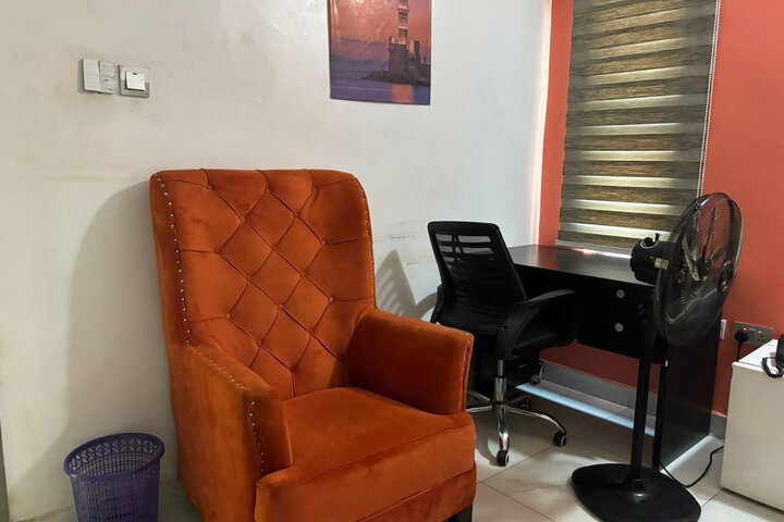 Room 8 of 19