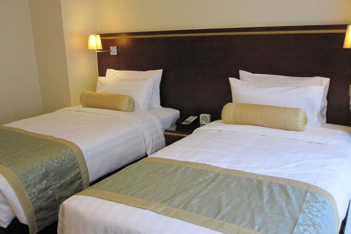 Room 3 of 33