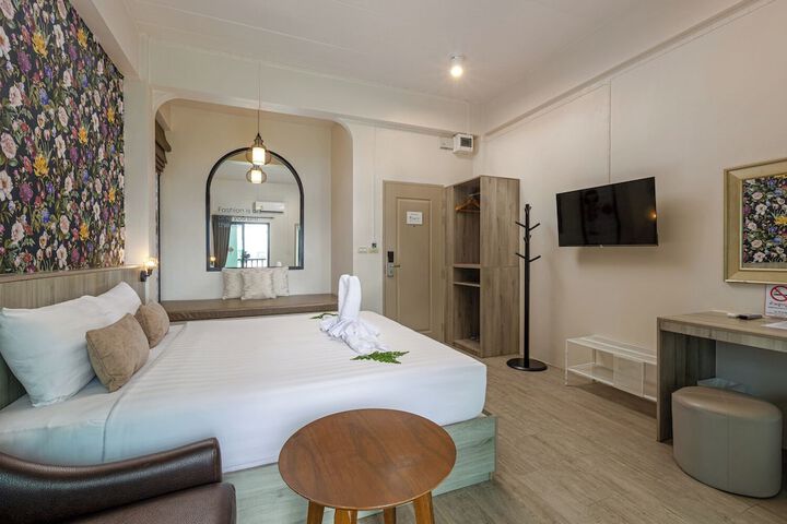 Room 43 of 90