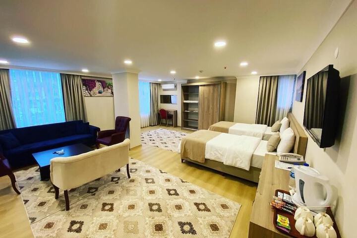 Room 4 of 66