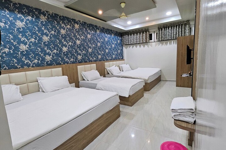 Room 8 of 36