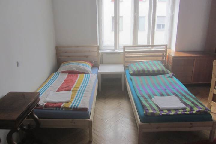 Room 6 of 11