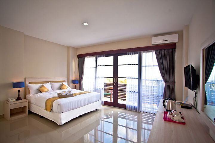 Room 15 of 38