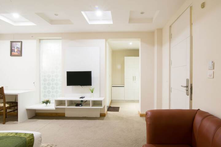 Room 17 of 32