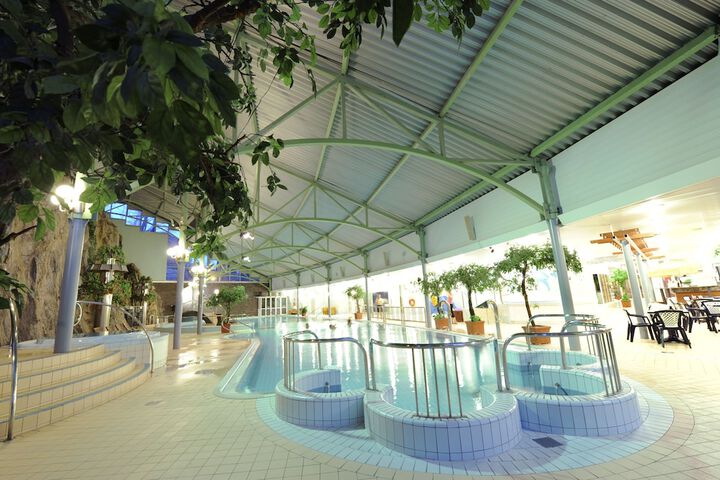 Pool 45 of 69