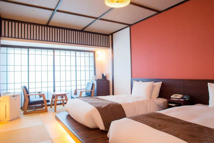 Room 5 of 70