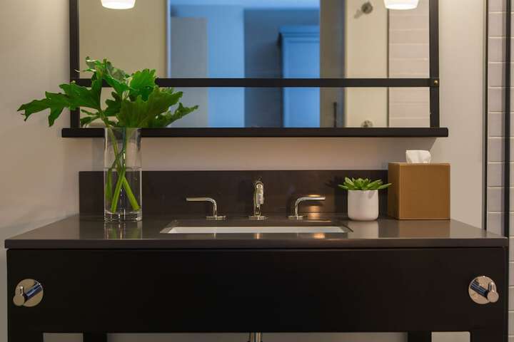 Bathroom sink