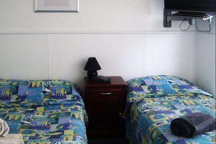 Room 2 of 5