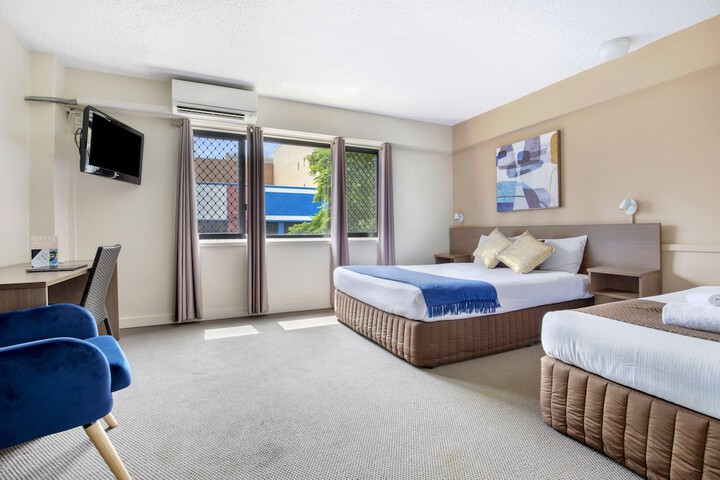 Room 13 of 38