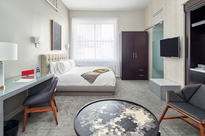 Room 18 of 100