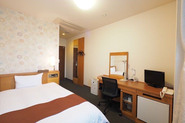 Room 31 of 102
