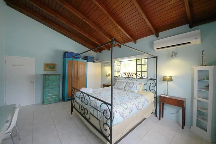 Room 4 of 15