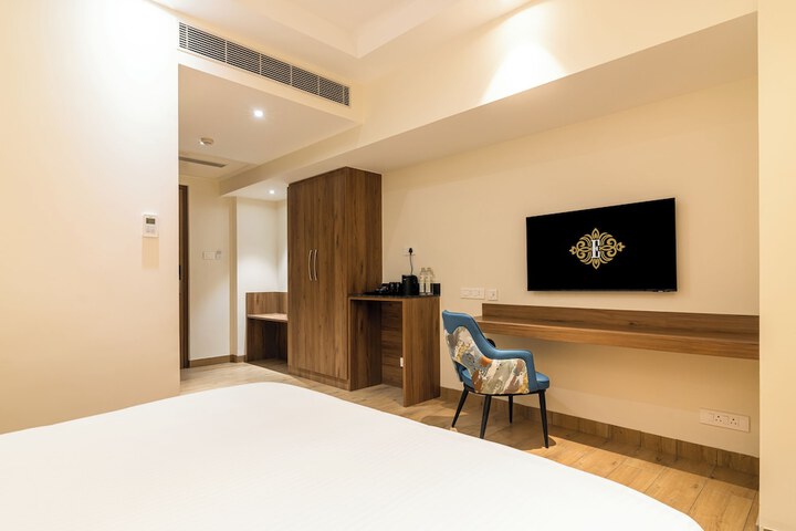 Room 11 of 53