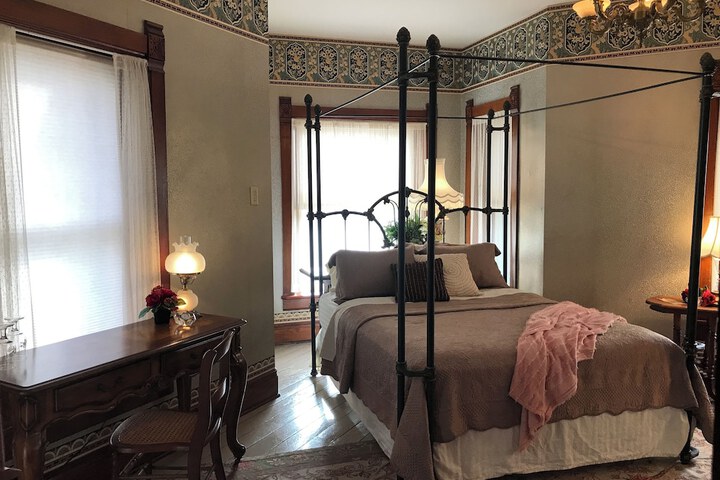 Room 20 of 83