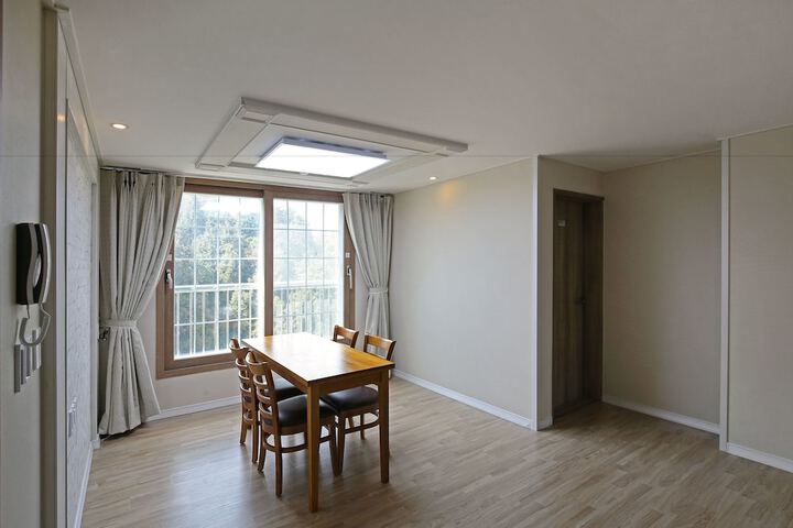 Room 15 of 39