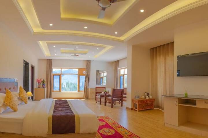 Room 4 of 17