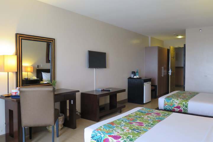 Room 10 of 148
