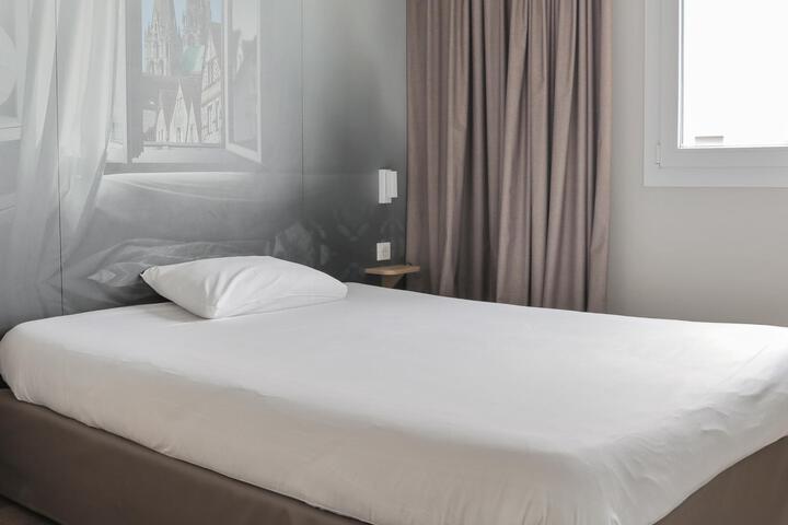 Room 3 of 15
