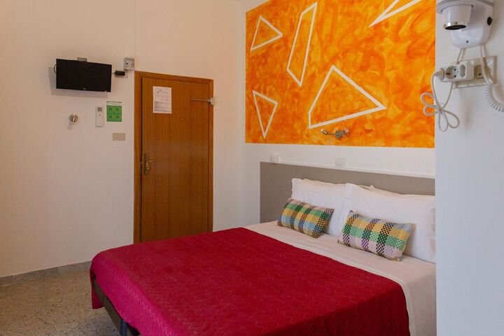 Room 10 of 60