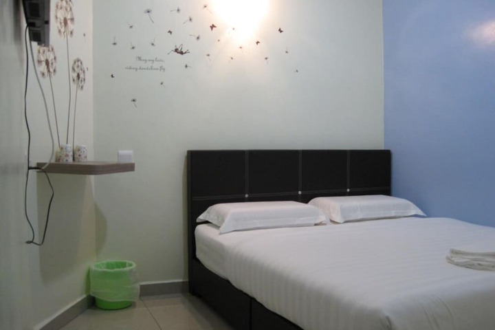 Room 17 of 32