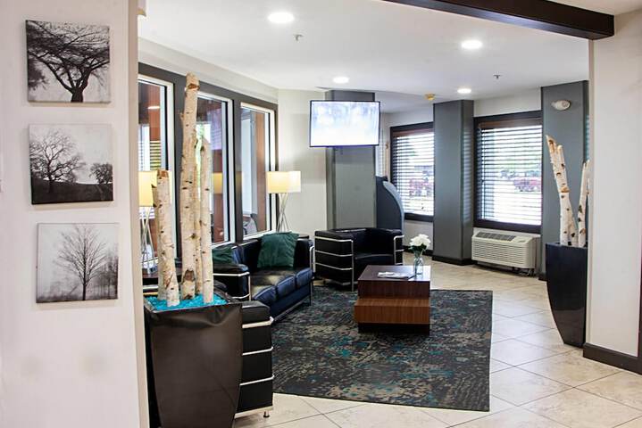 Entrance & Lobby