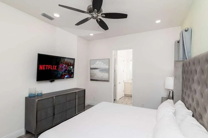 Room 3 of 16