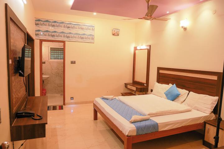 Room 28 of 84
