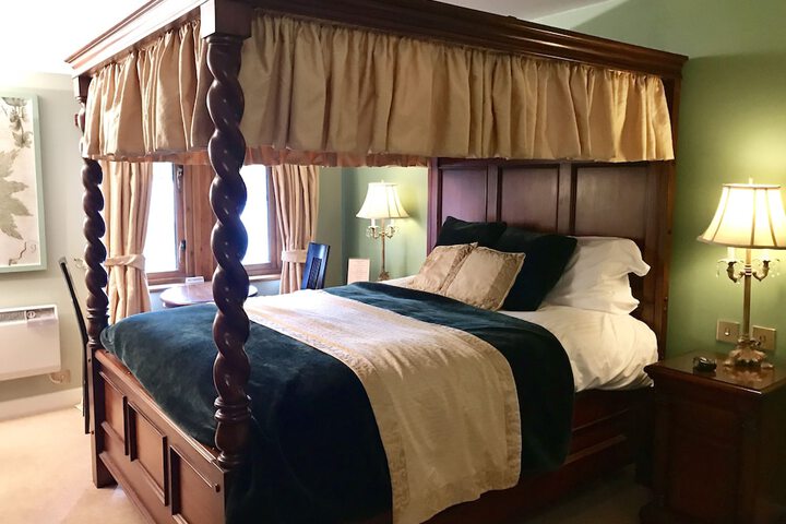 Room 10 of 36