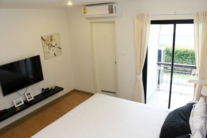 Room 5 of 42