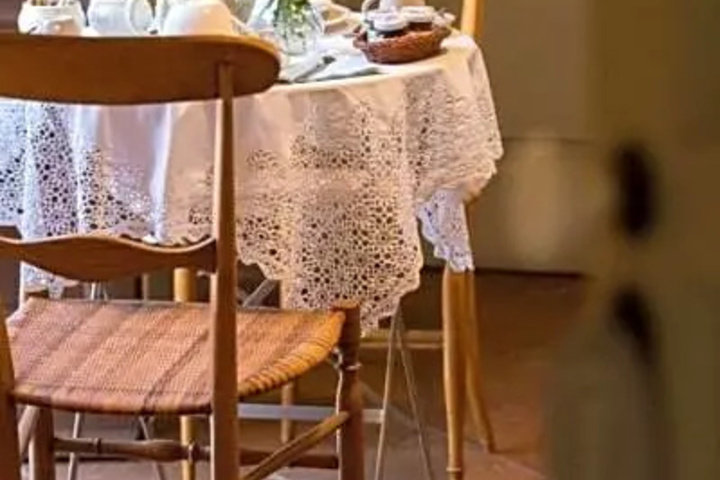 Dining 18 of 18