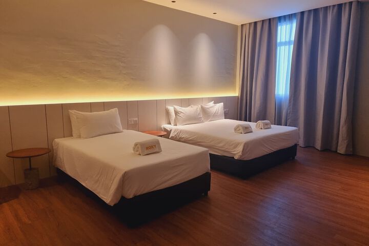 Room 17 of 25
