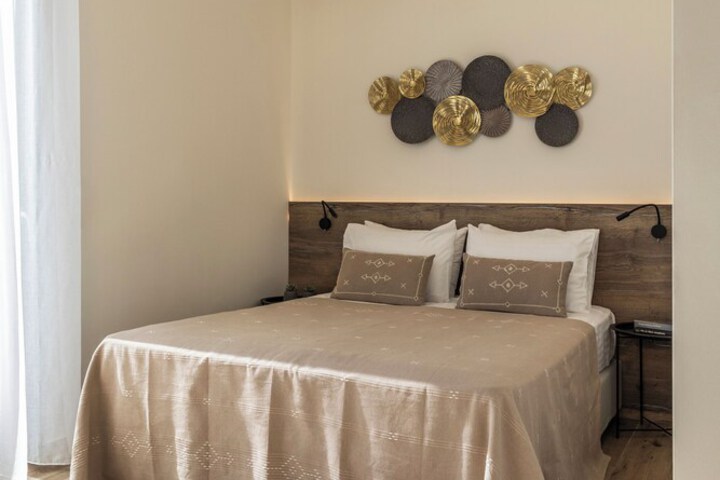 Room 21 of 214