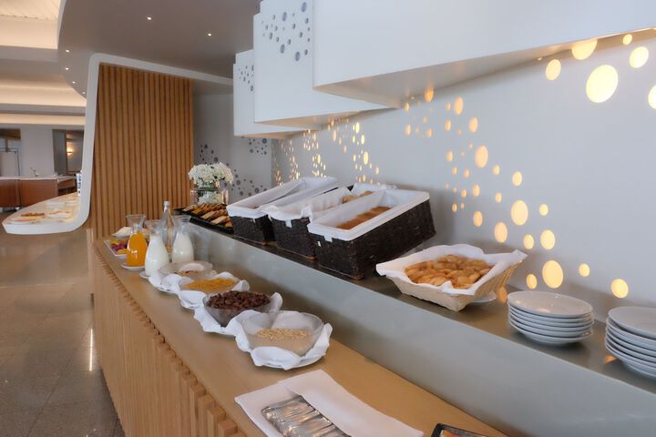 Dining 56 of 90