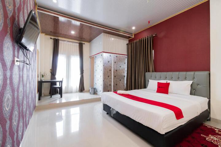 RedDoorz Syariah near Minangkabau International Airport