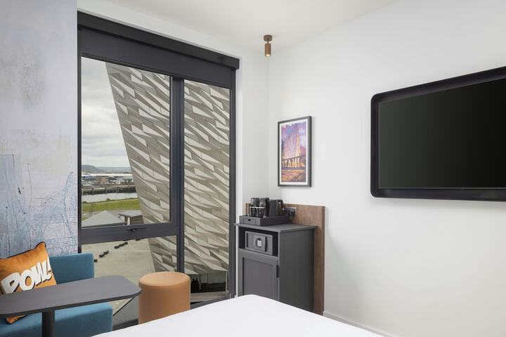 Room 40 of 80