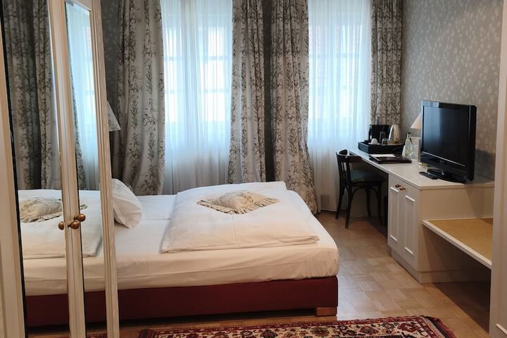 Room 10 of 55