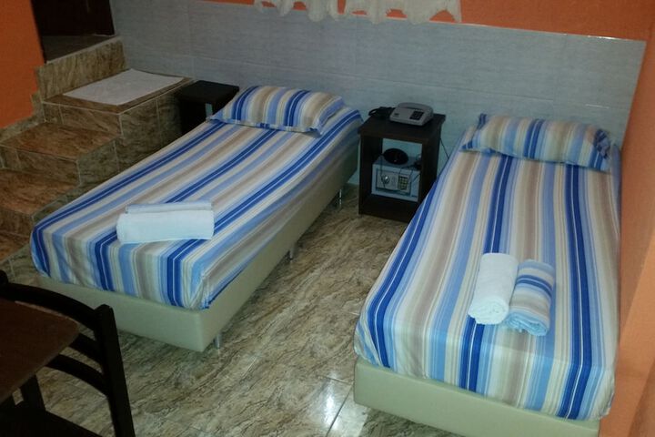 Room 4 of 13