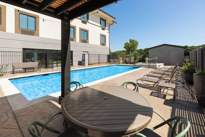 Photo of Garner Hotel Norman - University Area by IHG Pool