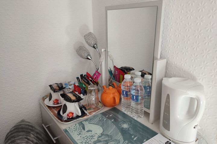 Room 10 of 42