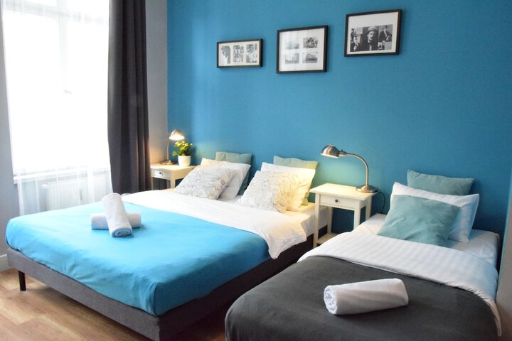 Room 10 of 72