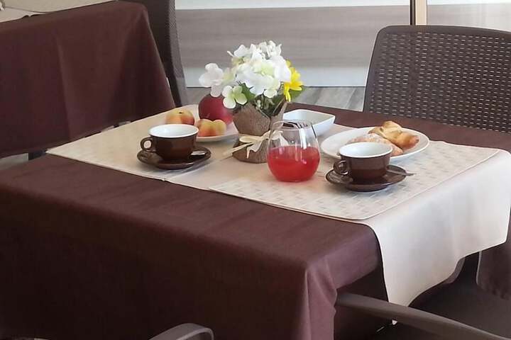 Breakfast/Coffee Service 39 of 51