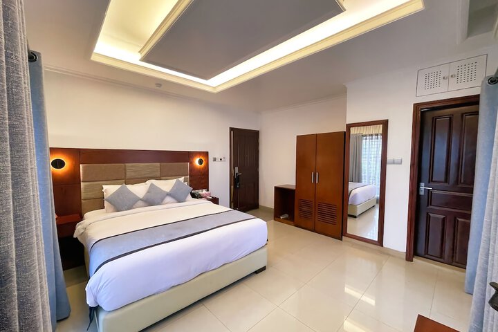 Room 3 of 27