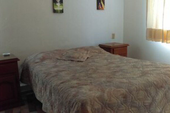 Room 13 of 33