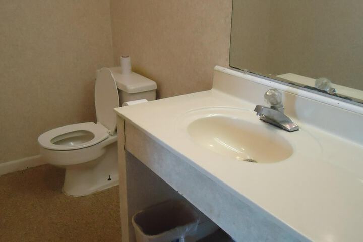 Room 10 of 14