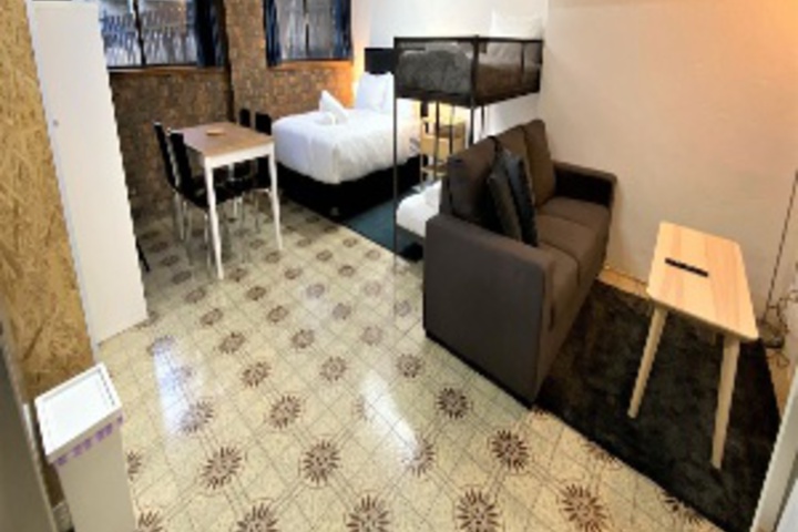 Room 546 of 693