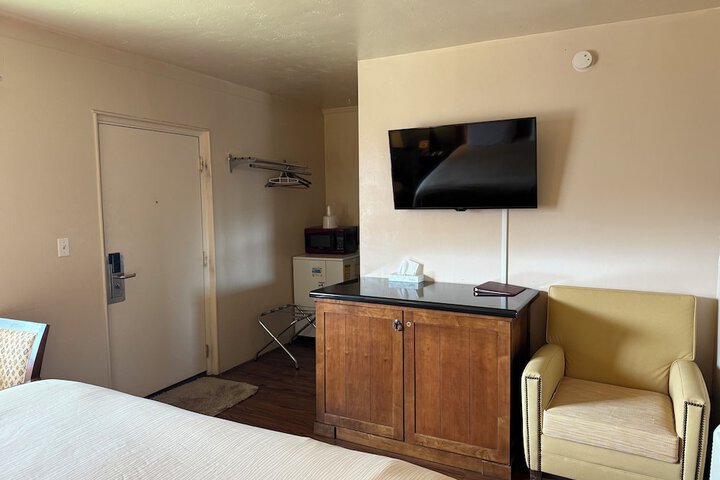 Room 7 of 17